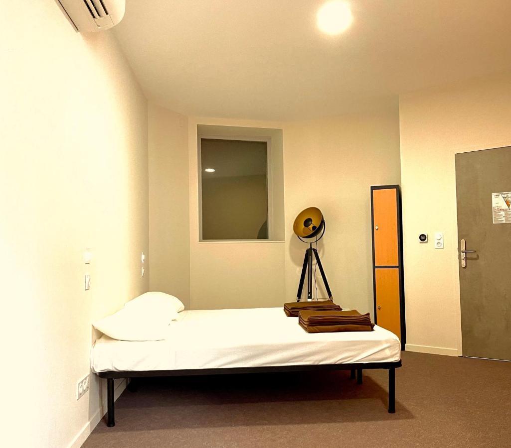 Hostel Flamingo Nimes Gare Centre Экстерьер фото